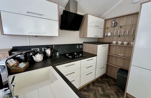 South Cerney Ski Chalet | The Reeds Lodge, pet friendly