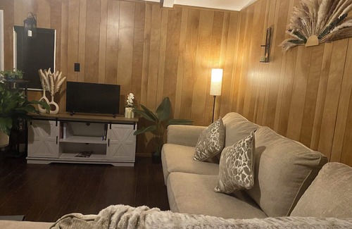 Lancaster House | Affordable Pleasant Stay