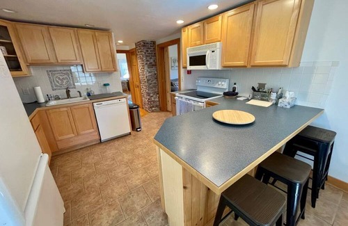 Harwich Center House | Charming ranch in Harwich!