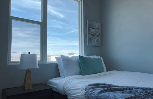 Downtown Omaha Apartment | Sleepover: Extraordinary 1BD/1BA + Gym - Downtown Omaha