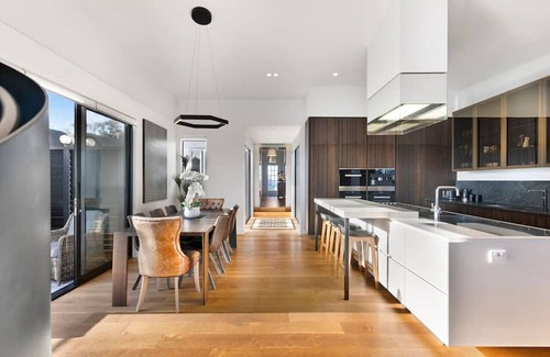 Auckland House | Executive Residence with Spa! Long Stays Welcome