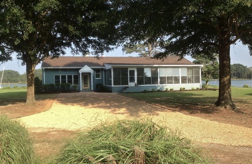 Grimstead House | The Big Boathouse on a Point- Quick access to Chesapeake Bay; Kayakers love it.