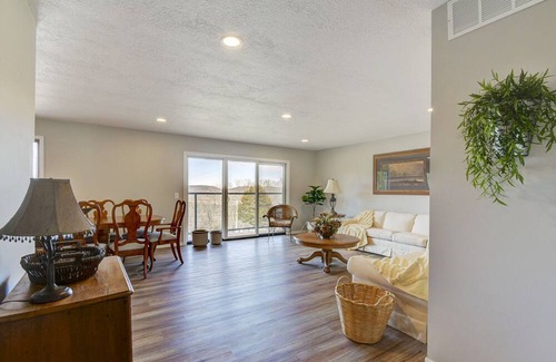 Shell Knob House | Walking distance to swim beach, boat launch, marina & restaurant! Space for 9!