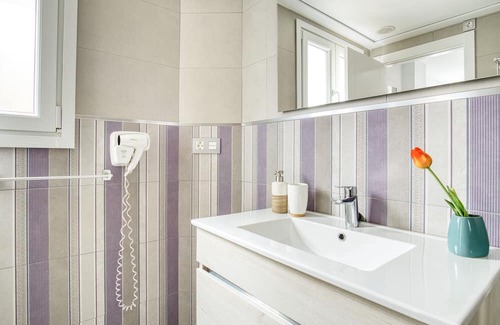 Cabo de las Huertas Apartment | Apartment 'Mar 5' with Private Terrace, Wi-Fi and Air Conditioning