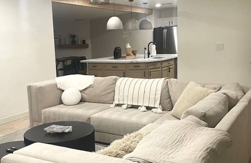 Mesa House | Spacious 5BR Oasis w Heated Pool - Perfect for Fam