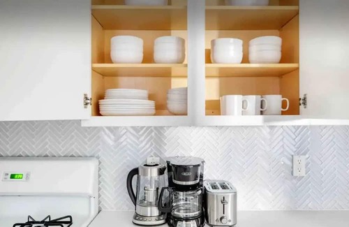 Union City Apartment | 3 Apts in 1! Modern 8 BR NYC 15 min