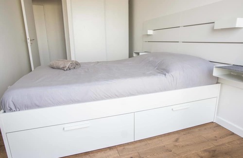 L'Ile-Saint-Denis Apartment | Charming 63 m2 apt with views of the Eiffel Tower