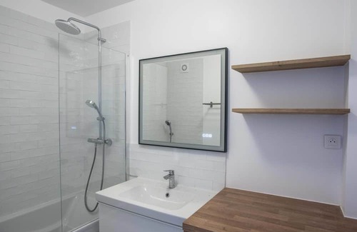 L'Ile-Saint-Denis Apartment | Charming 63 m2 apt with views of the Eiffel Tower