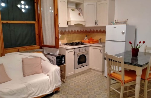 Giannella House | Holiday Home 'Residence Giannella - Ginestra 17' with Private Garden and Air Conditioning