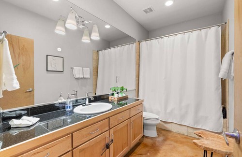 Spruce Park House | Geisha Home in Hidden Dessert Oasis