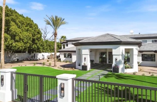 Arcadia House | The Best entertaining house you'll find!