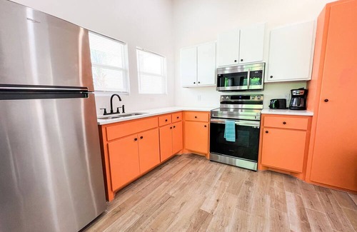 Aransas Pass Cabin | Escape to our cozy 2 bedroom cabin in Aransas Pass, perfect for families of up to 6