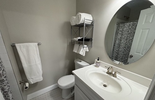 Seabrook House | Good Luck Home- FULL HOME 28 Min from DC
