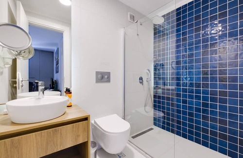 Bodrum City Center Apartment | Residence with Balcony Shared Pool 5 min to Beach