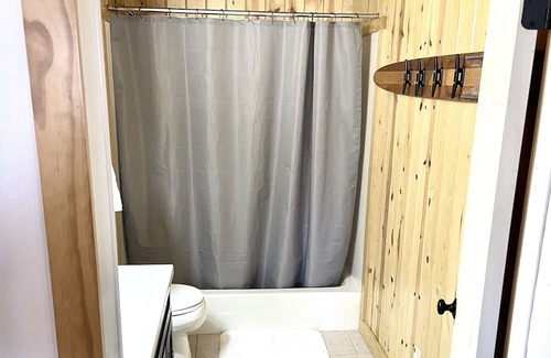 McHenry Cabin | Cozy cabin on the Lake with dock and hot tub!