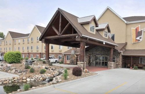 St. Joseph House | Taste of Wild West with Modern Twists - Breakfast Included | 4 Units