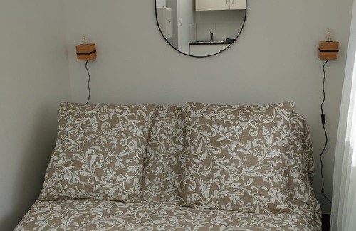 Saint-Quentin Apartment | Le Champs-elysées Duplex Wifi