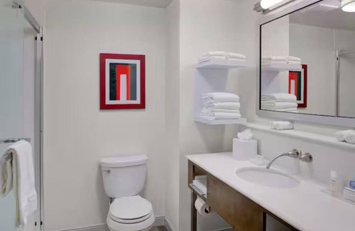 Columbus House | Family-Friendly Suite | Free Parking & Free Breakfast | Minutes from Downtown