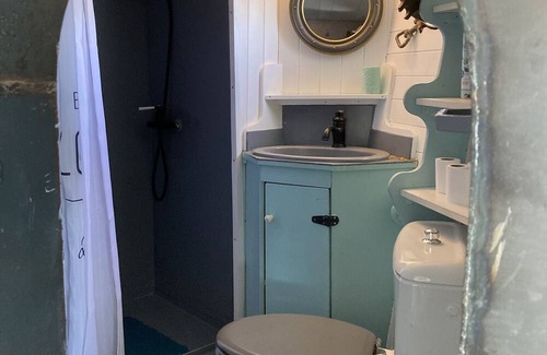 Avignon Boat Rental | Peniche Appartement 1 Chambre Avignon