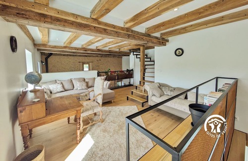 Entrammes Cottage | Gite Entrammes, 5 bedrooms, 10 persons