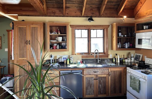 Bozeman Cabin | Jack Bean Homestead cabin 1 mile east of Bozeman.