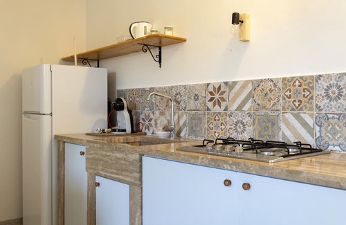 Birgi Vecchi House | Holiday Home 'Gl' with Private Garden, Wi-Fi and Air Conditioning