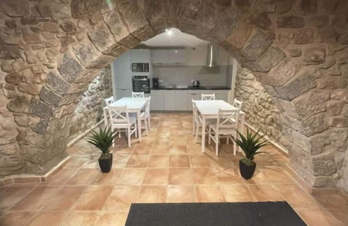 Coustouges House | Location Chambre Double. Idéal Famille, Couple, ou Personne Seule