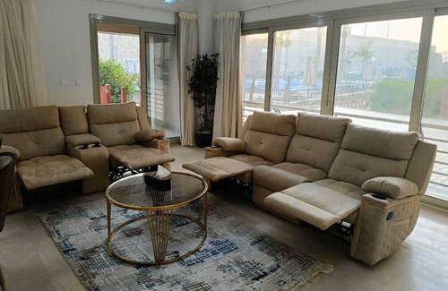 Al-Khalifa Apartment | Carrara White 3BR APT Garden and Pool