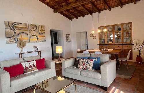 Bonfim Villa | Relaxe Nesta Casa, que Inspira paz e Tranquilidade!