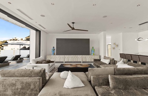 Pedregal Villa | Sprawling Villa w/ HUGE Pool, Gym, & Full Daily Staff. Walking distance to DT Cabo