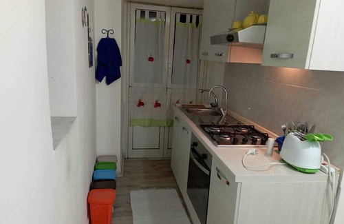 Old Town House | Homerez - House 3 km away from the beach for 6 ppl. with shared pool at Catania