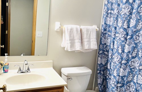 Northeast Columbus House | Cozy 3-bedroom house near CMH Airport and Easton Mall