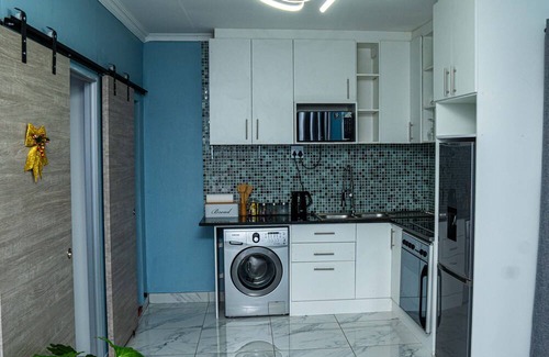 Greater Johannesburg Metropolitan Area Apartment | Kick back and relax in this calm, stylish manor
