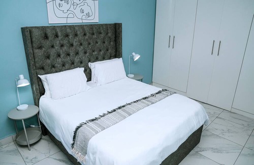 Greater Johannesburg Metropolitan Area Apartment | Kick back and relax in this calm, stylish manor