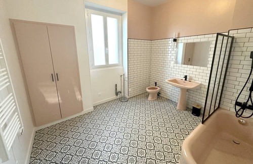 Saint-Florentin House | Homerez - Big house for 11 ppl. with garden and terrace at Saint-Florentin