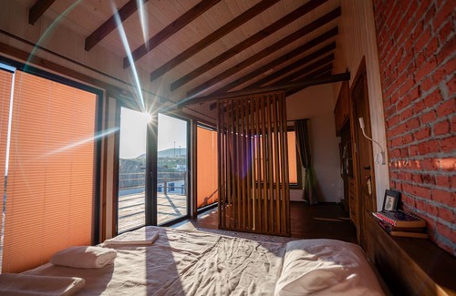 Iznik Villa | Cozy, super luxury two-story villa by the lake. 45 minutes to istanbul