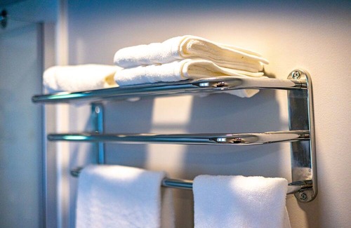 Vernon House | 180 LAKEVIEW