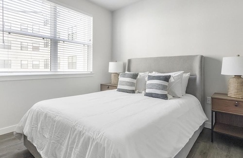 Spring Branch East Apartment | Modern Apartment in Prime Location (ID1403X428)