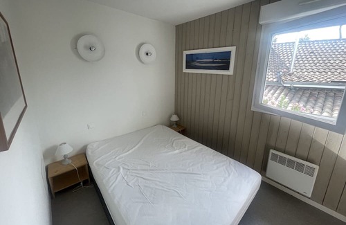 Le Canon Apartment | Apartment 'Appartement Terrasse Ref46' with Shared Pool, Private Terrace and Wi-Fi