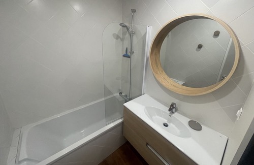 Le Canon Apartment | Apartment 'Appartement Terrasse Ref46' with Shared Pool, Private Terrace and Wi-Fi