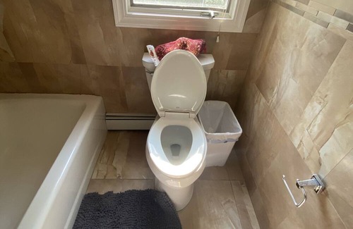 Selden House | Beautiful home with three private rooms for travel business people