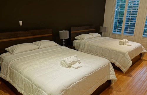 Orange House | Luxurious Villa 3 Bedrooms + 4 Beds+ 1 Pools