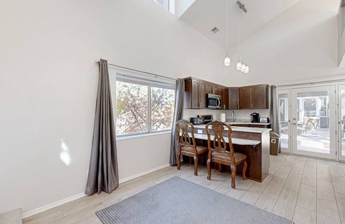 Payson Cottage | 2-story cottage with breathtaking mountain views, fireplace, patio, grill, & AC