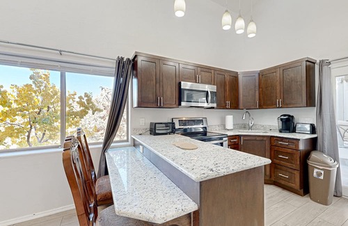 Payson Cottage | 2-story cottage with breathtaking mountain views, fireplace, patio, grill, & AC