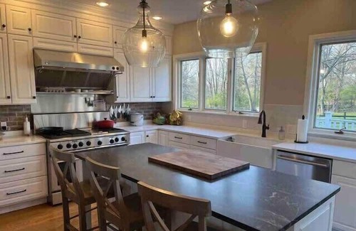 Anchorage House | Hot Tub|4BR|3.5Baths|Kentucky Derby Weekend