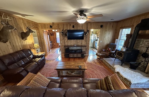 Lake City House | Perfect Eclipse Getaway - Beautiful Cottage Home, 10-minute walk to the lake!