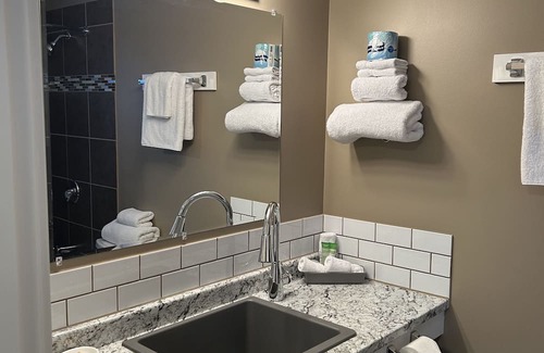 100 Mile House Hotel | 94 Mile Motel & RV Park