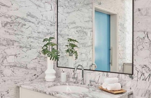 Downtown House | 3 Partial Ocean View 2 Queen Rooms at Viceroy Santa Monica!