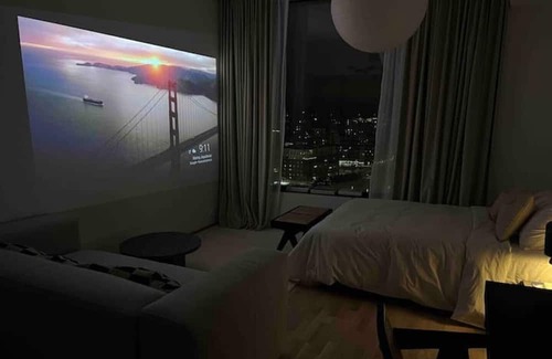 Kallio Apartment | Modern, stylish 14th floor studio