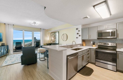 Panama City Beach Condo | Calypso TW 3 - 1705 Beach View/Sleeps 6/Hi Clean Standards/Beach Chairs/Wifi
